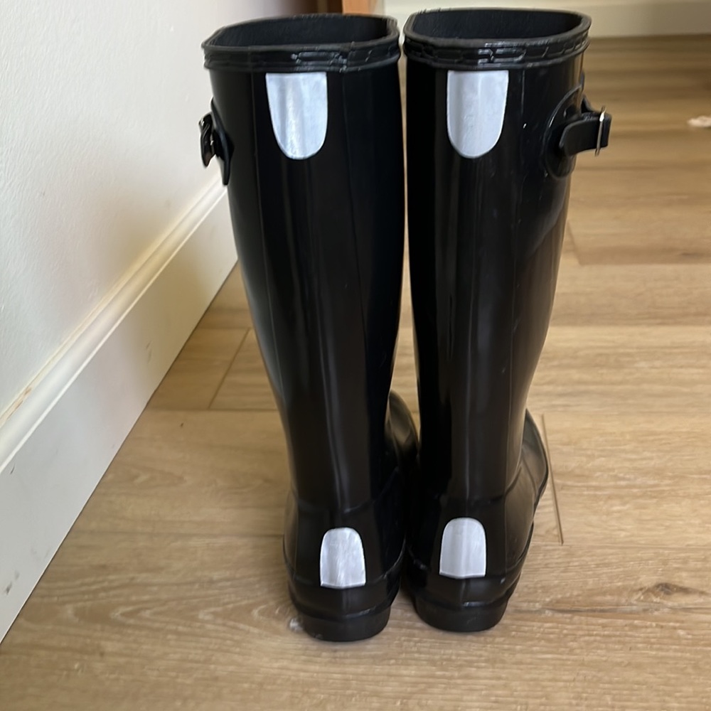 HUNTERS RAIN BOOTS LIKE NEW! - Picture 3 of 4